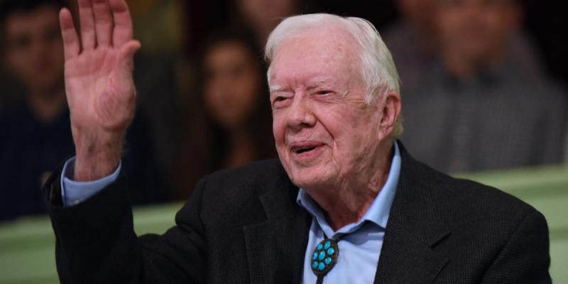 A becsületes populista - Jimmy Carter búcsúja

Jimmy Carter, az Egyesült Államok 39. elnöke, nem csupán politikai életének fordulataival, hanem emberségével is maradandó nyomot hagyott a történelem lapjain. Halála nem csupán egy politikai figura eltűnését