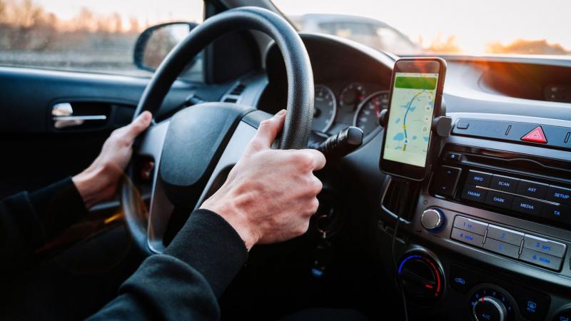 Forradalmi újítással állt elő a közkedvelt navigációs applikáció: ezentúl elegendő csak megmondani, ha problémát észlelsz az úton!