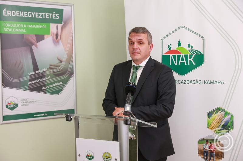 Papp Zsolt György, a Nemzeti Agrárgazdasági Kamara (NAK) elnöke, 2024. november 4-én Szekszárdon, a NAK Tolna Vármegyei Igazgatóságán tartott beszédet. A rendezvényen készült felvétel: MTI/Kiss Dániel P.