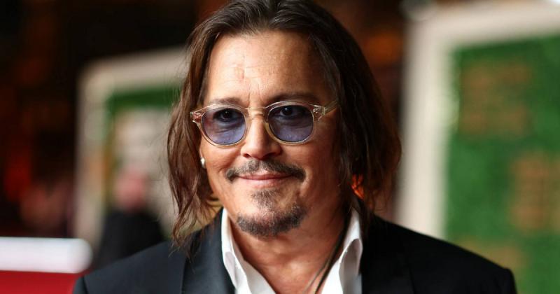 Ő Johnny Depp kevésbé ismert fia: Jack, aki igazi mása apjának.