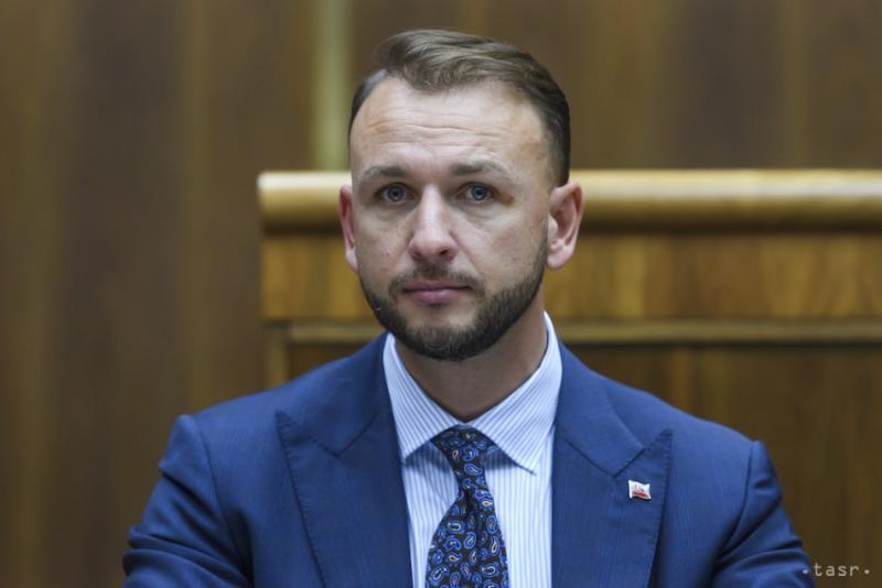 Šutaj Eštok határozottan visszautasítja azt a vádát, hogy bármilyen módon beavatkozott volna az ÚIS által lefolytatott nyomozásba.
