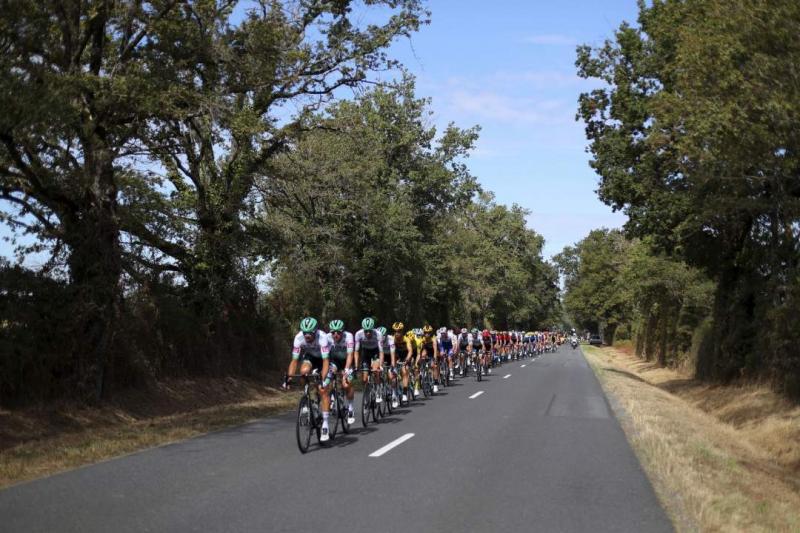 Tour de France: Ismét magyar résztvevők nélkül | ma7.sk

A világ legismertebb kerékpáros versenye, a Tour de France, ezúttal is magyar versenyzők nélkül zajlik. Az esemény minden évben hatalmas izgalmakat és várakozást kelt a sportág rajongóiban, de a haz