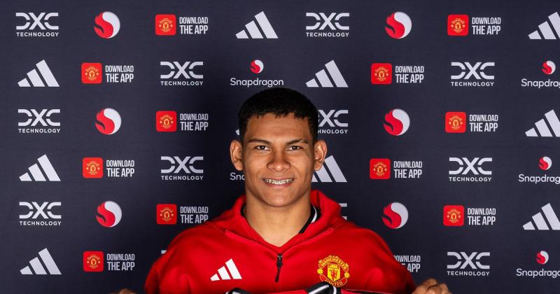 A Manchester United örömmel jelentette be legújabb igazolását, amely tovább erősíti a csapat soraiban a tehetségek sorát.