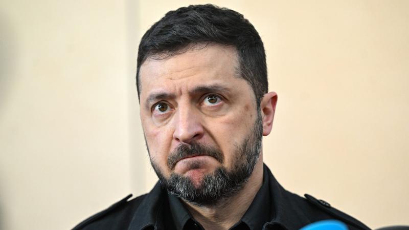 Feszültség Ukrajnában: Zelenszkij környezetének hatásai miatt nyomozás indult a korrupcióellenes főügyész ellen.