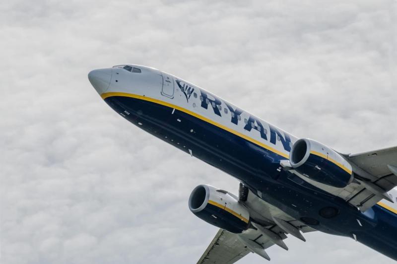 Egy Ryanair járat pilótáinak nem mindennapi kihívásával kellett szembenézniük, amikor a gép üzemanyagtartályában csupán 6 percnyi üzemanyag maradt, mielőtt kényszerleszállást hajtottak végre. Az eset igazi próbatétel volt, amely a pilóták szakmai tudását 